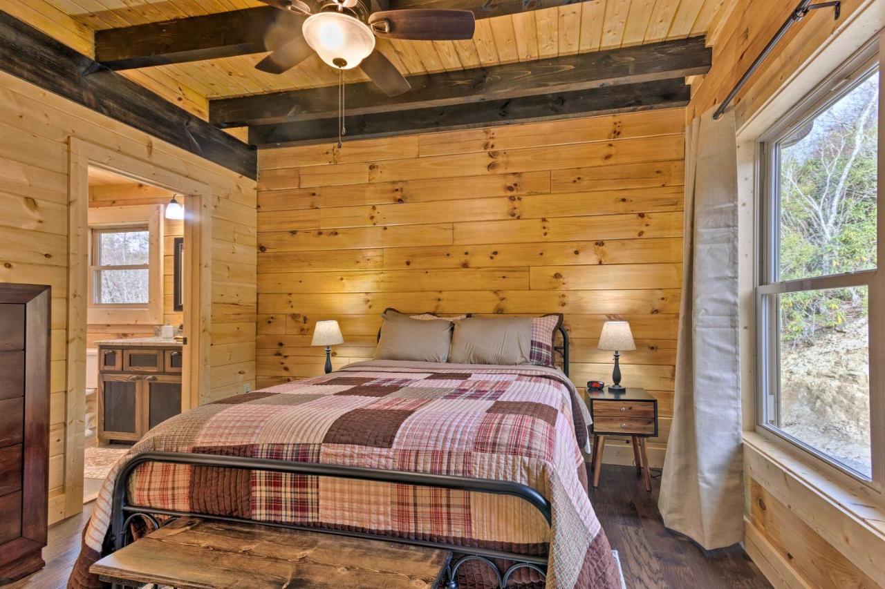 Hilltop Cabin On 5 Acres With Hot Tub And Waterfall! Bryson City Exterior foto
