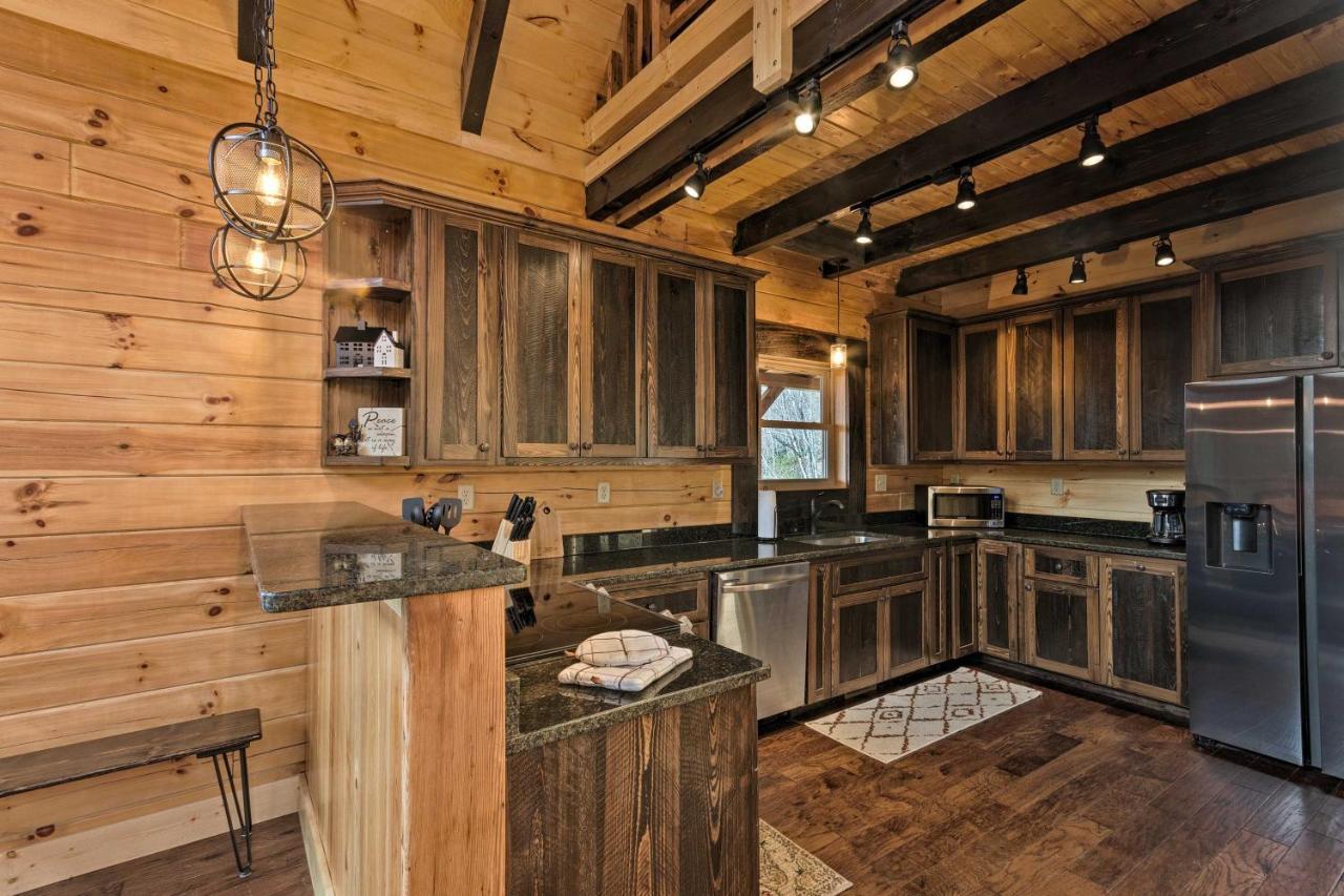 Hilltop Cabin On 5 Acres With Hot Tub And Waterfall! Bryson City Exterior foto